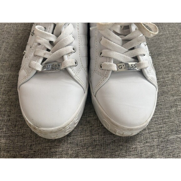 Guess Gladiss Sneakers Womens 9.5 Silver Accents Guess Spell Out White - Picture 4 of 12